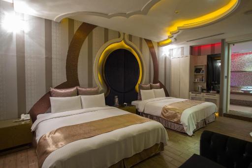 One + One Motel - Housity