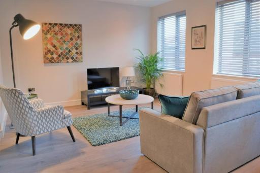 Geneva House Apartments - Housity