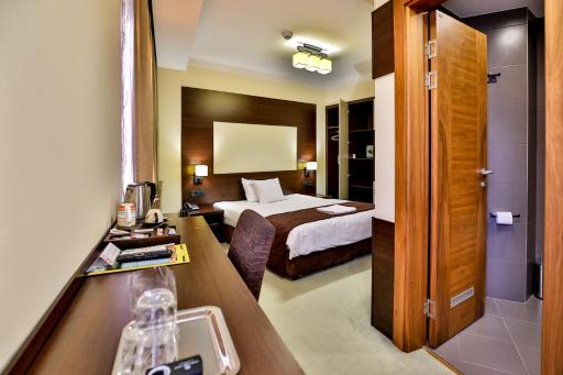 Boutique Hotel Golden Star - Housity