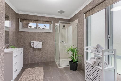 Travel Proud Bulla Villas - More Space for your Stay, Sleep 12 - Housity