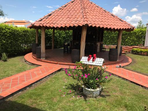 Chalet Villa Katherine - Housity