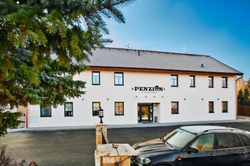 Penzion Al Capone Mníšek - Housity