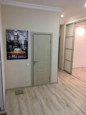 TRILLIONER Apartment 421 - Housity