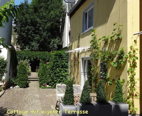 City-Ferienwohnungen-Dresden & Cottage im Garten - zentral in der Neustadt Louisenstrasse - Housity