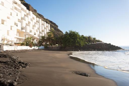 Frontline Beach Apartment - Housity