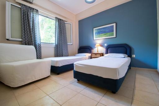 BEACH HOUSE NEAR ATHENS - Housity
