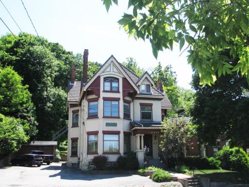 McBayne House - Housity