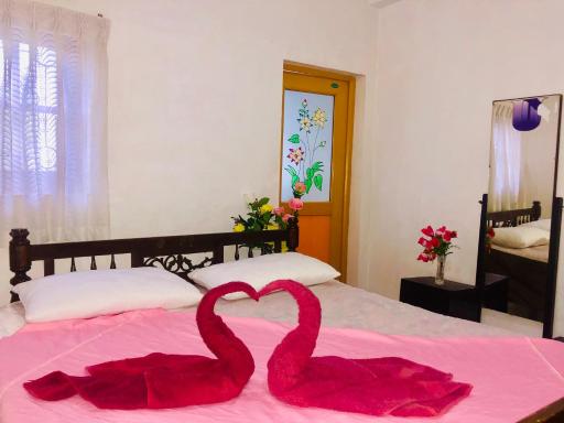 K Shanthi Holiday Inn - Housity