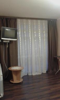 Біля Драматичного театру - Housity
