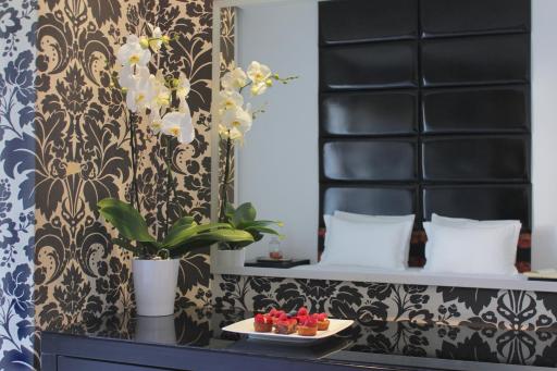 Galaxy Art Hotel - Housity