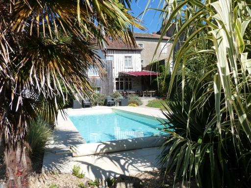 Logis Hotel Auberge Dupuytren - Housity