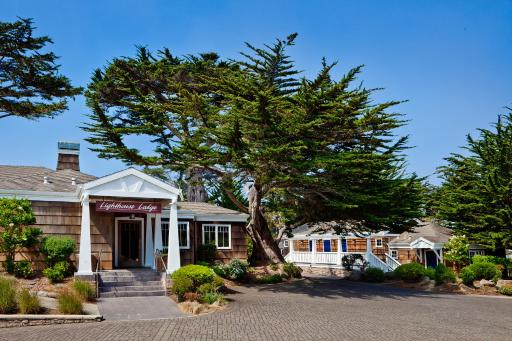 Lighthouse Lodge & Cottages - Housity
