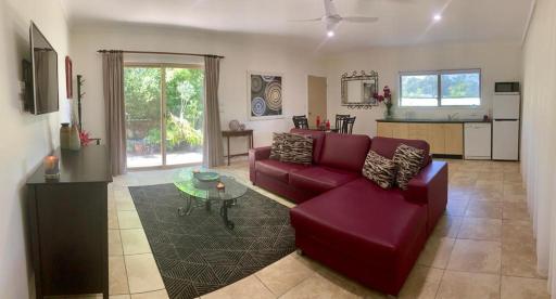 River Gum Luxury Bed and Breakfast - Housity