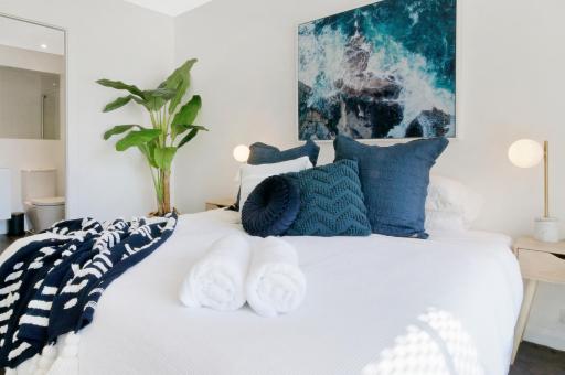 Lux 2BR Apt on Hindmarsh SQ-Pool-Gym-Sauna-Parking - Housity