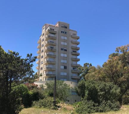 Golf Tower - Housity