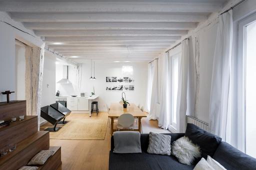 Apartamento minimalista en el corazón de Bilbao - Housity