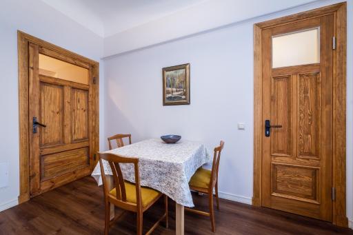 Stories Writer's AP 40sqm Renovated Free parking - Housity