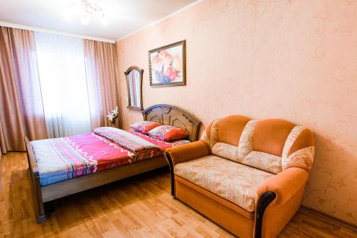 Trekhkomnatnye apartamenty - Housity