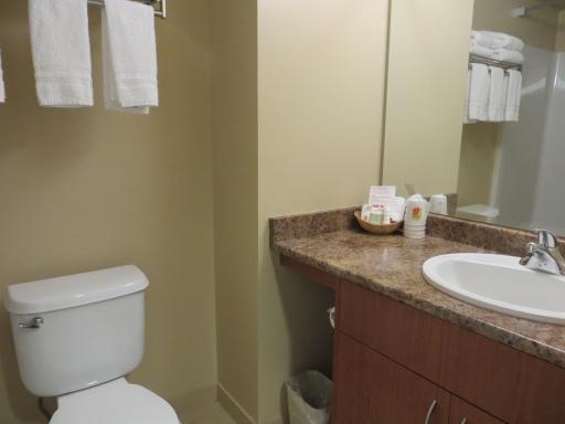 Super 8 by Wyndham Abbotsford BC - Housity