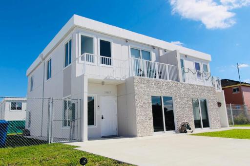 Promotion! Lux & Modern 4BR 4BA House by Miami Zoo Gateway to Florida Keys - Housity