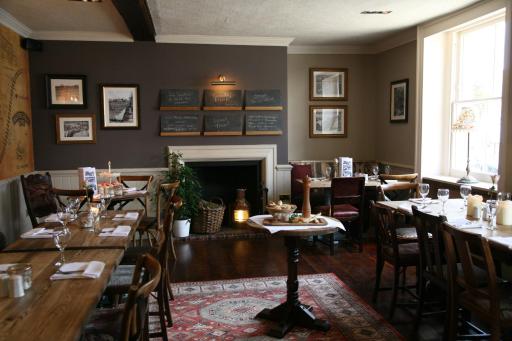 The Swan Hotel, Alresford - Housity