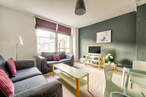 JOIVY Great Location - Lovely Rose St Apt in City Centre - Housity