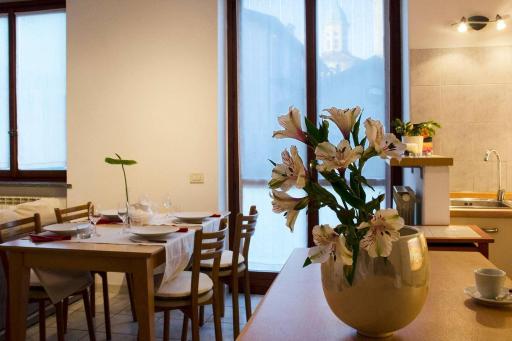 ALTIDO Lively 2 bedroom Apt with Parking close to Como - Housity