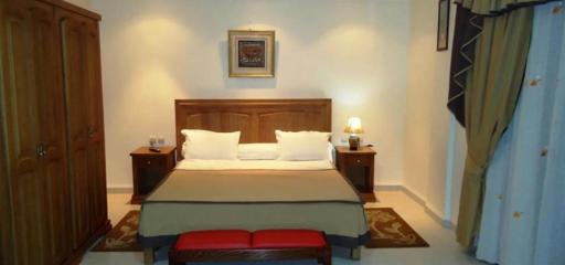 Brahmi Hotel - Housity