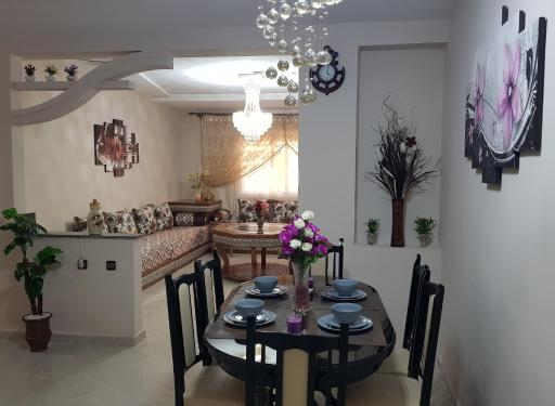 « Lilia-appart » Luxe, confort et calme dans 130 m2 et 4 chambres avec garage au cœur d’Oujda. - Housity