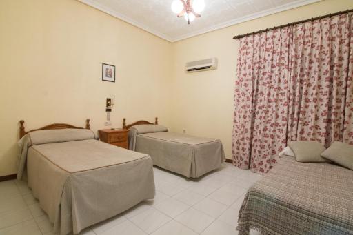 Hostal Santa Ana - Housity