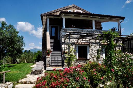 Country house circondata dalla natura - Housity