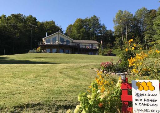 Our Valley View Bed & Breakfast - Housity