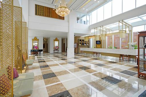 La Lisa Hotel Surabaya - Housity