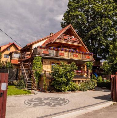 Willa Szarotka - Housity