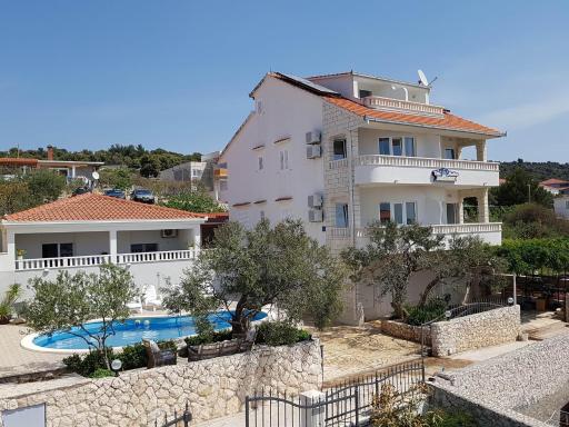 Villa Mandina - Housity