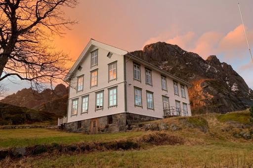 Beachfront · Private Beach Kalle i Lofoten - Housity