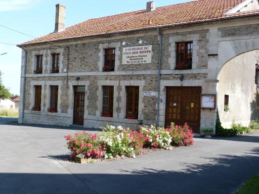auberge du pied des monts - Housity