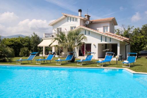 VILLA DIADEMA - Housity