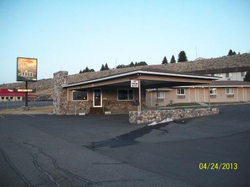 A Wyoming Inn - Housity