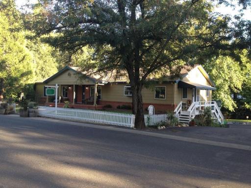 Murphys House On Main - Housity