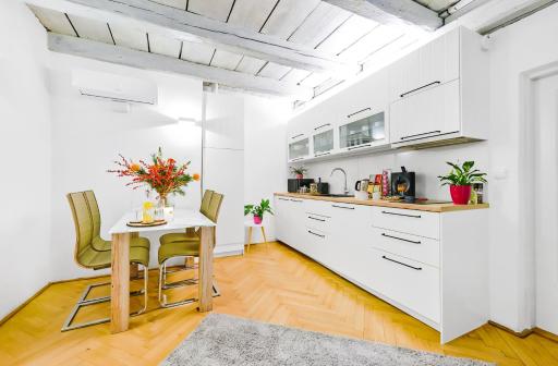 Royal Route Residence - Housity