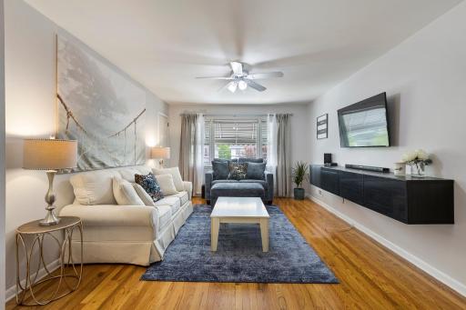Close to NYC | King Bed | Free Parking - Housity