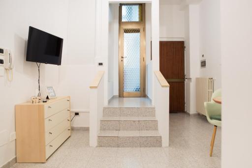 8- Tourist House Bologna - Light House - Self check-in - Housity
