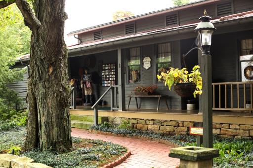 Watson Estate BnB & Deer Creek Winery - Housity