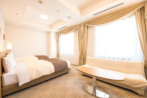 Hotel Port Plaza Chiba - Housity