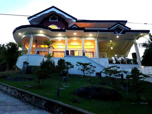 Canoy's Mansion Apartelle - Housity