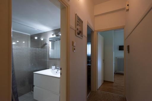Blue Ark Athenian Nest - Housity