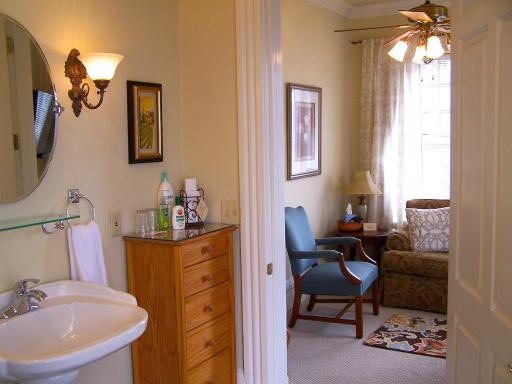 Lyndon House Bed & Breakfast - Housity