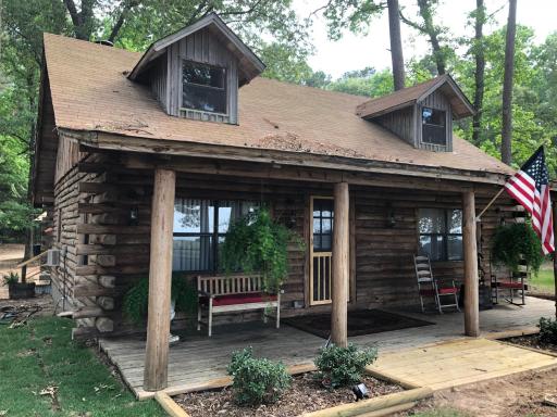 Cora's Main Log Cabin - Housity