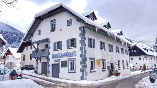 Apartments Belopeški Dvori - Housity